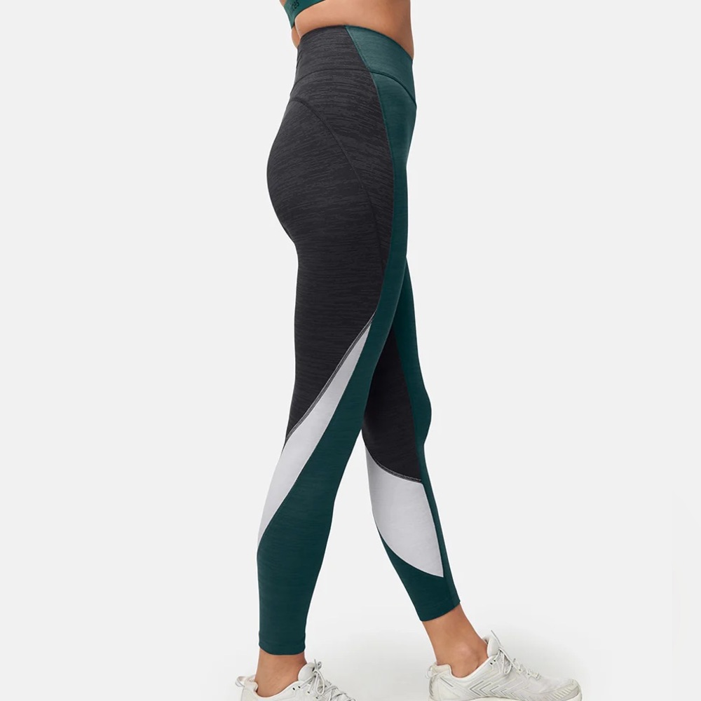 TechSweat 7/8 Zoom Leggings
Evergreen/Night/Cloud L